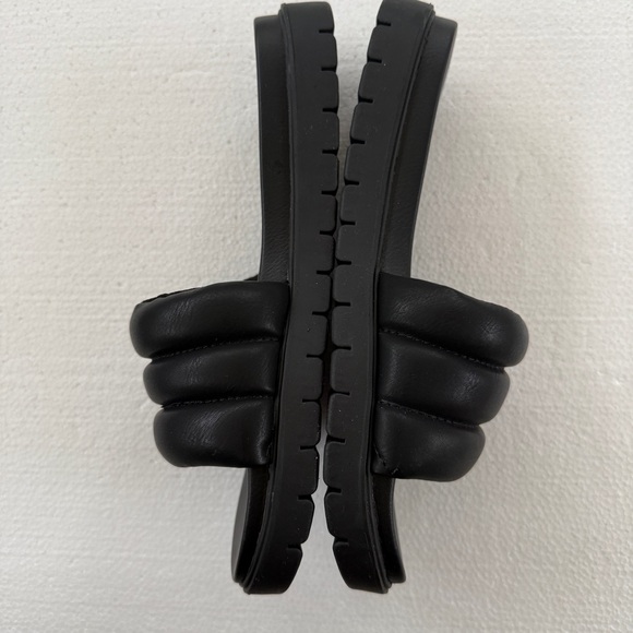 Mia Cimone Quilted Slide - Picture 5 of 10